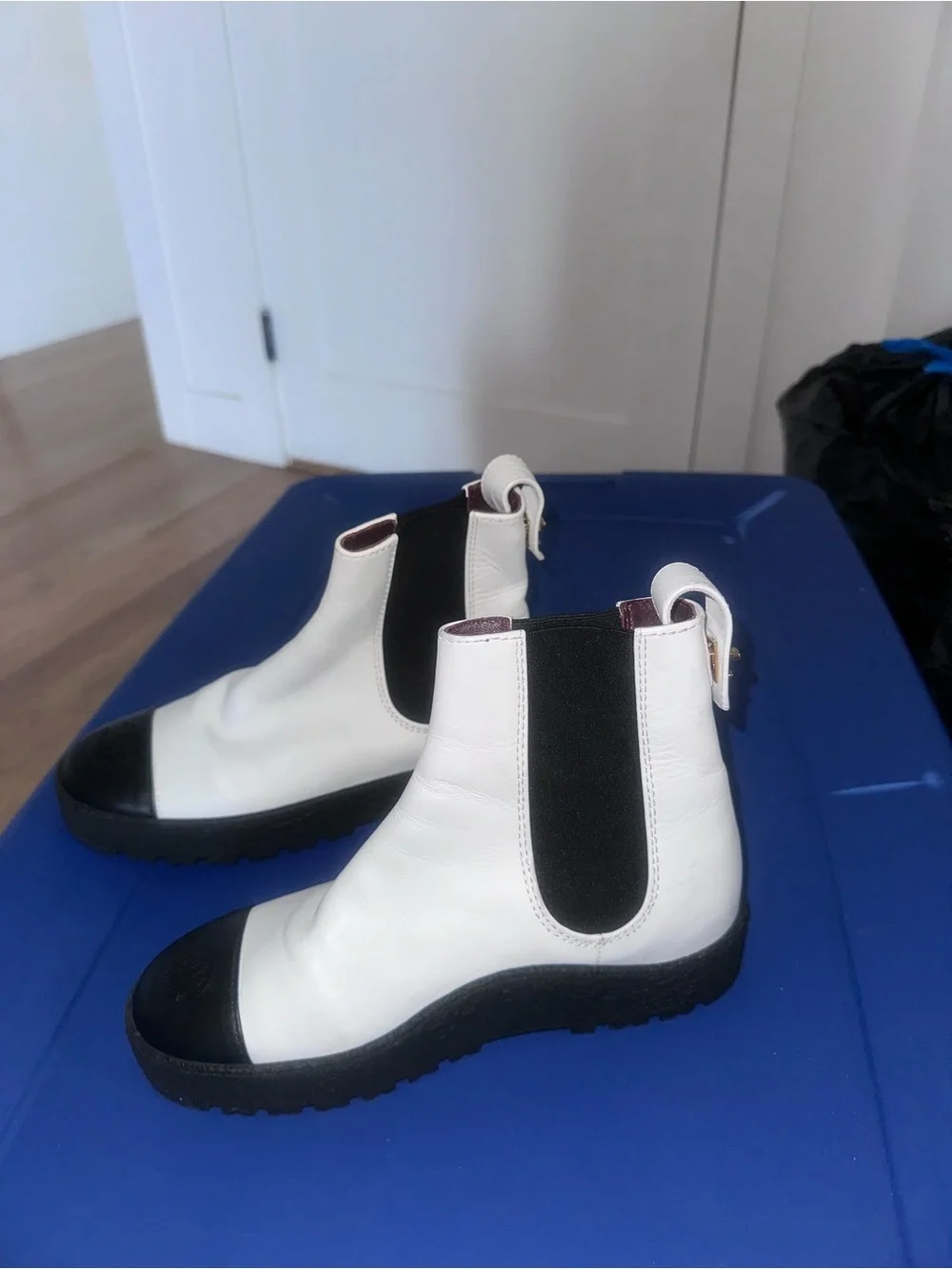 2021 Interlocking CC Logo Chelsea Boots Chanel